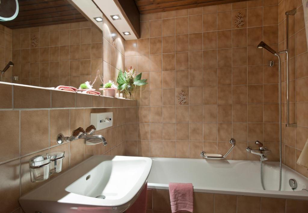 Hotel Sonne Amden Quarto foto